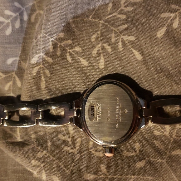 Womans timex watch - Picture 5 of 5